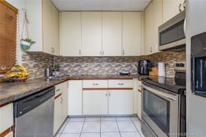 1466 Springside Dr, Weston, FL 33326, Sold 06/07/21