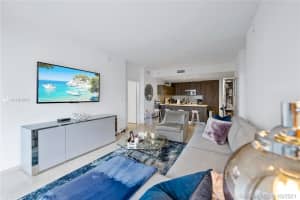 88 SW 7th St, Miami, FL 33130, Sold 05/04/22