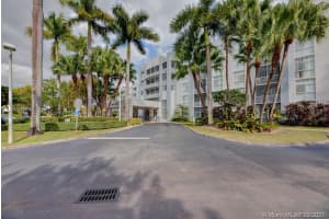 9725 NW 52nd St, Doral, FL 33178, Sold 08/25/21