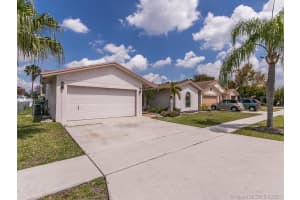 10081 SW 17th Ct, Davie, FL 33324, Sold 05/27/21