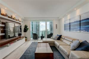1155 Brickell Bay Dr, Miami, FL 33131, Sold 05/26/21