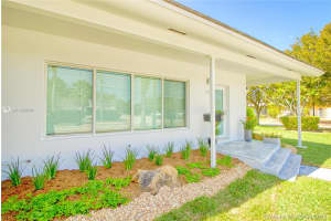 1000 Shore Ln, Miami Beach, FL 33141, Sold 10/25/21