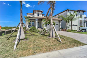 1006 Seagrape Dr, Ruskin, FL 33570, Sold 08/19/21