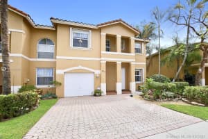 913 NW 135th Ave, Pembroke Pines, FL 33028, Sold 05/27/21