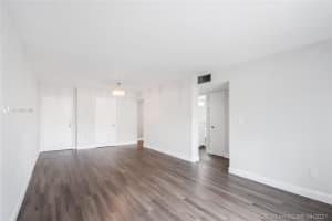 706 NW 87th Ave, Miami, FL 33172, Sold 05/14/21