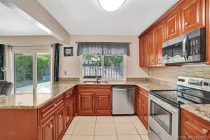 5515 SW 9th St, Margate, FL 33068, Sold 05/07/21