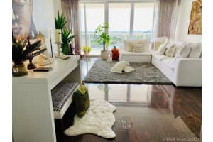 6301 Collins Ave APT 1606, Miami Beach, FL 33141, Sold 03/31/21