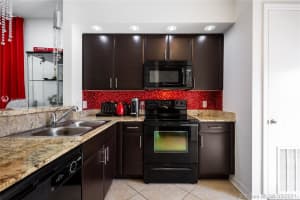 131 NW 2nd Ave, Hallandale Beach, FL 33009, Sold 09/01/21