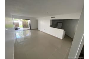 9447 Fontainebleau Blvd, Miami, FL 33172, Sold 09/17/21