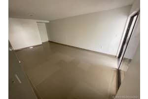 9447 Fontainebleau Blvd, Miami, FL 33172, Sold 09/17/21