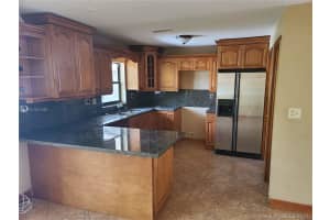 17912 NW 68th Ave, Hialeah, FL 33015, Sold 05/18/21
