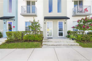 420 NE 35th Ct, Oakland Park, FL 33334, Sold 09/03/21