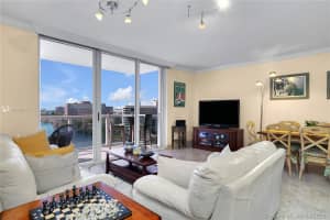 5077 NW 7th St, Miami, FL 33126, Sold 12/07/21