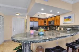 5077 NW 7th St, Miami, FL 33126, Sold 12/07/21