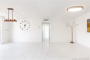 9310 Fontainebleau Blvd, Miami, FL 33172, Sold 08/10/21