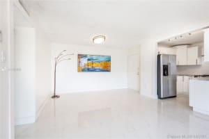 9310 Fontainebleau Blvd, Miami, FL 33172, Sold 08/10/21