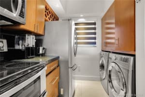 10253 NW 9th St, Miami, FL 33172, Sold 05/25/21