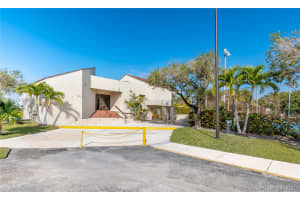 9167 Fontainebleau Blvd, Miami, FL 33172, Sold 05/21/21