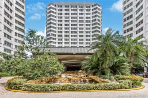 905 Brickell Bay Dr, Miami, FL 33131, Sold 09/02/21