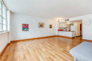 905 Brickell Bay Dr, Miami, FL 33131, Sold 09/02/21