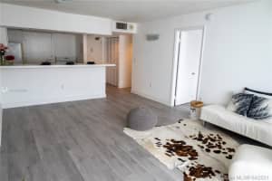 345 Ocean Dr, Miami Beach, FL 33139, Sold 04/30/21