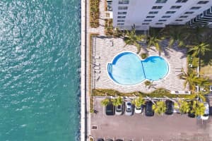 7501 E Treasure Dr #3p, North Bay Village, FL 33141, Sold 07/13/21