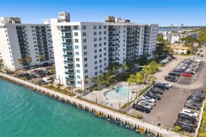 7501 E Treasure Dr #3p, North Bay Village, FL 33141, Sold 07/13/21