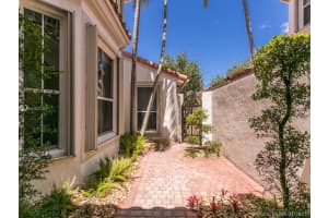 964 Harbor View N, Hollywood, FL 33019, Sold 06/11/21