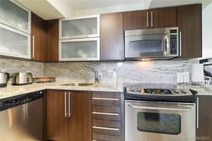 3475 N Country Club Dr, Miami, FL 33180, Sold 06/10/21