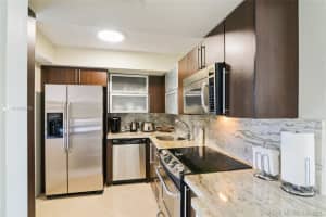 3475 N Country Club Dr, Miami, FL 33180, Sold 06/10/21
