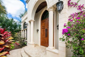 631 Hibiscus Dr, Hallandale Beach, FL 33009, Sold 11/18/21
