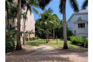 5863 Paradise Point Dr, Palmetto Bay, FL 33157, Sold 11/18/21