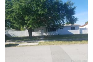 8601 NW 181st St, Hialeah, FL 33015, Sold 06/15/21