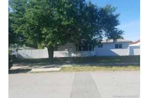 8601 NW 181st St, Hialeah, FL 33015, Sold 06/15/21