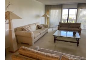 800 NE 195th St, Miami, FL 33179, Sold 10/01/21