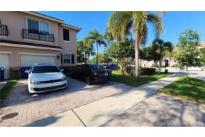 240 Las Brisas Cir, Weston, FL 33326, Sold 05/21/21