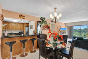 9170 Fontainebleau Blvd, Miami, FL 33172, Sold 08/03/21