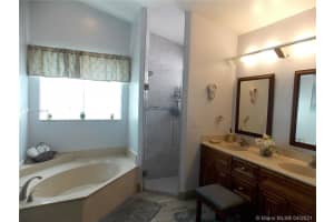 930 NW 202nd Ln, Pembroke Pines, FL 33029, Sold 06/11/21