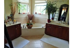 15283 SW 28th Terrace, Miami, FL 33185, Sold 08/02/21