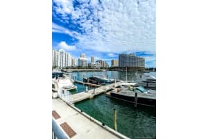 999 Brickell Bay Dr, Miami, FL 33131, Sold 05/21/21