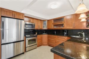 5225 Collins Ave, Miami, FL 33140, Sold 07/30/21