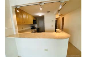 999 Brickell Bay Dr, Miami, FL 33131, Sold 07/29/21