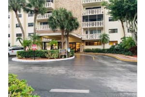 800 NE 195th St, Miami, FL 33179, Sold 06/11/21