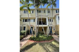2876 S Oasis Dr, Boynton Beach, FL 33426, Sold 05/12/21