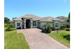 703 Fortunella Cir SW, Vero Beach, FL 32968, Sold 09/16/21
