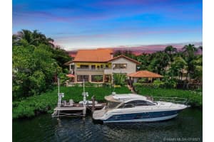 7260 W Lago Dr, Coral Gables, FL 33143, Sold 08/17/21
