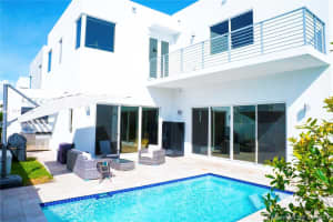 7446 NW 99th Ct, Doral, FL 33178, Sold 02/03/22