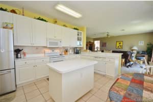 10704 SW 17th Pl, Davie, FL 33324, Sold 05/28/21
