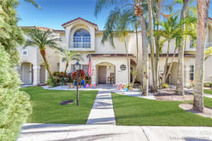 10882 NW 8th St, Pembroke Pines, FL 33026, Sold 06/04/21