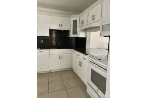 329 SE 3rd St #105s, Hallandale Beach, FL 33009, Sold 05/28/21